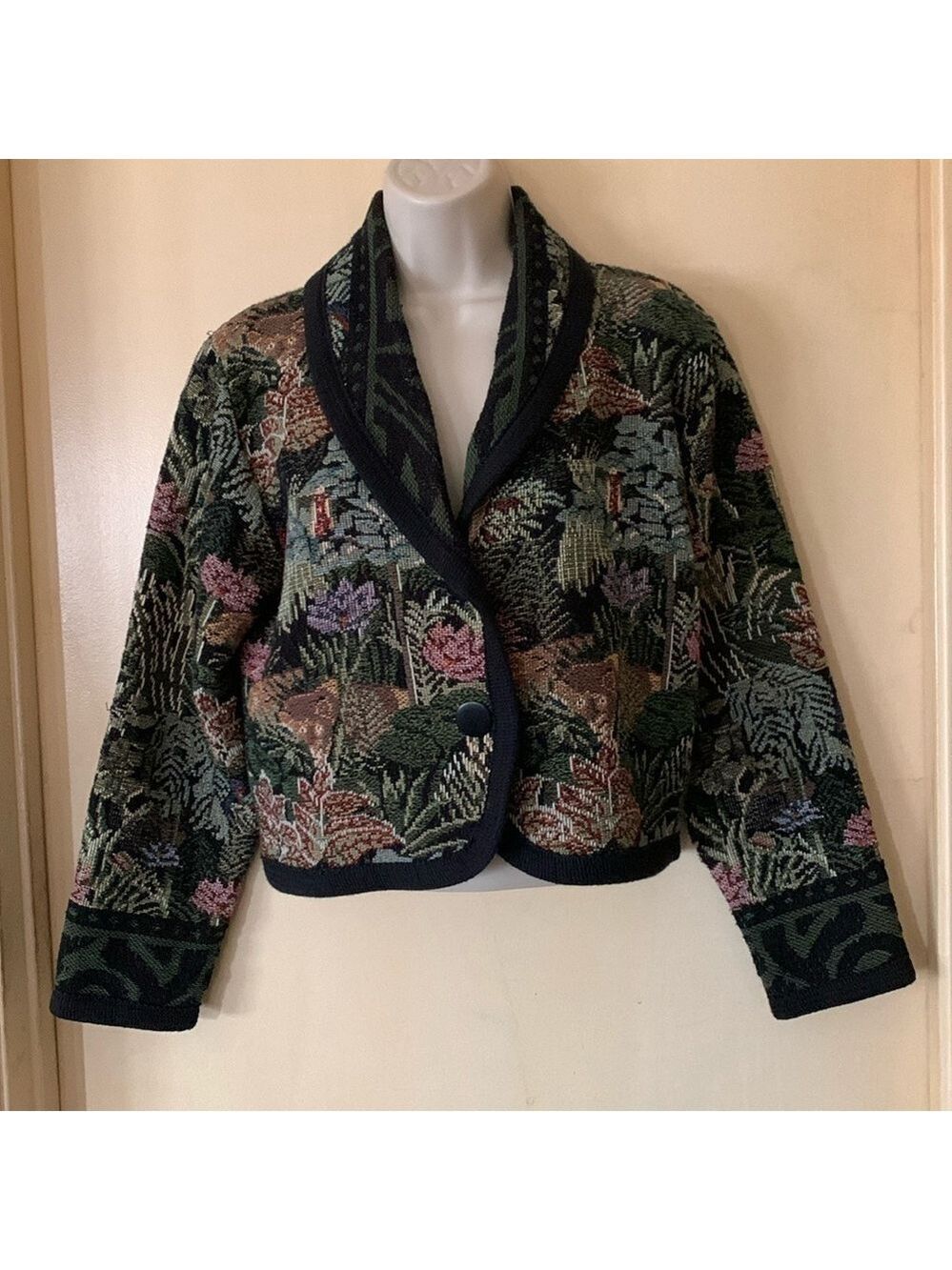 It’s Outta the Bag cotton tapestry crop jacket size L